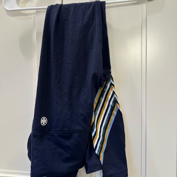 Tory Burch navy leggings with multicolor Chevron at the bottom. Size extra small - Picture 3 of 6